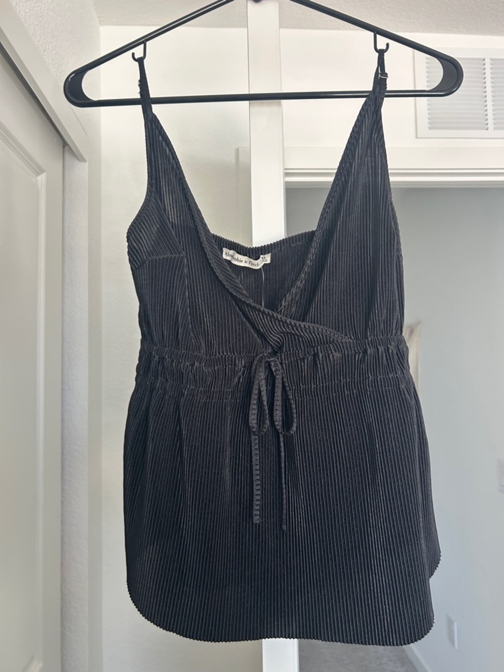 Abercrombie & Fitch Black pleated V-Neck Tank